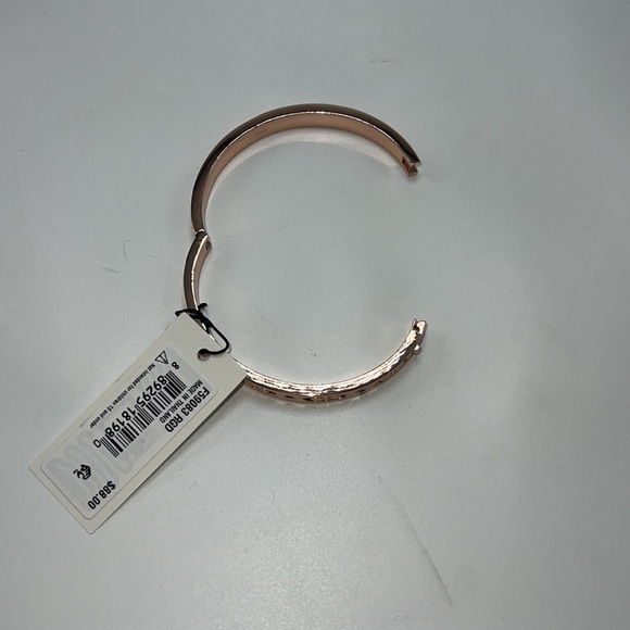 💖NWT COACH SIGNATURE HINGED BANGLE IN ROSE GOLD PLATING - Picture 10 of 13